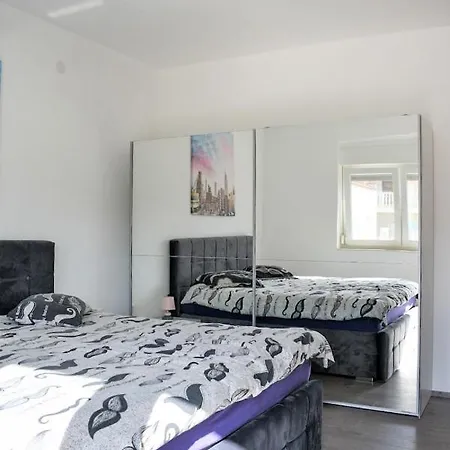 Apartman Lucia *