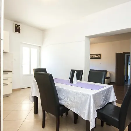 Apartman Lucia Apartment *