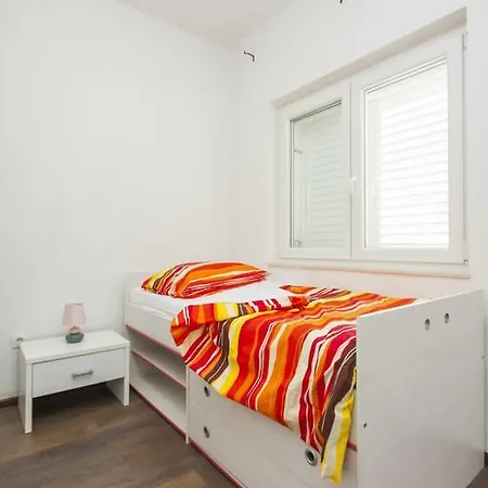 Apartman Lucia * Brodarica (Sibenik-Knin)
