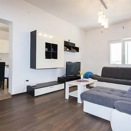 Apartman Lucia